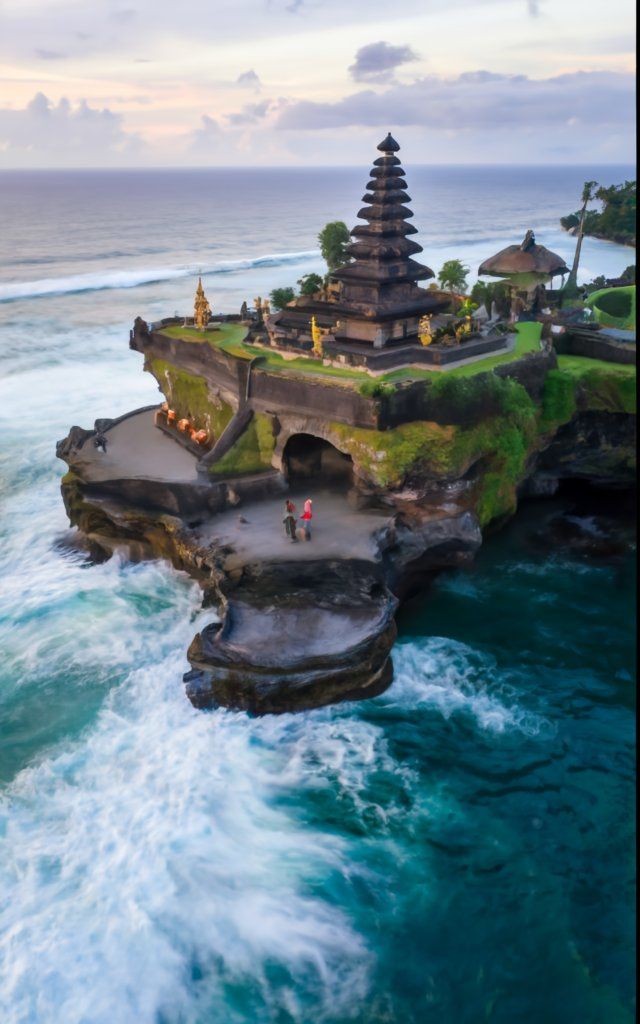 Tanah Lot, Ulun Danu Beratan & Handara Gate; continue to Ubud.